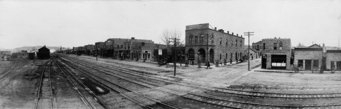 Atchison, Topeka, Santa Fe (ATSF) rail yard and Gallup city buildings in 1908.